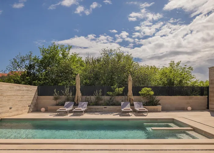 Salt And Stone Дом отдыха Нин