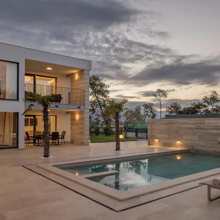 Salt And Stone * Nin